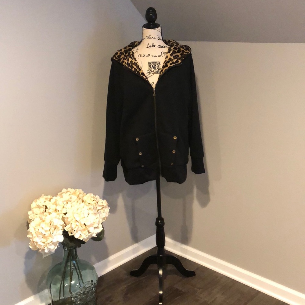 NWOT Black sweatshirt hooded jacket with zipper